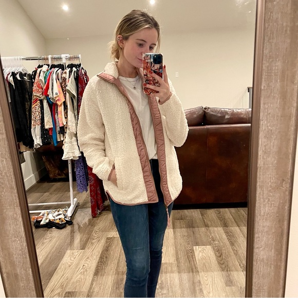 Abercrombie & Fitch Jackets & Blazers - Women's Cream and Pink Sherpa Jacket